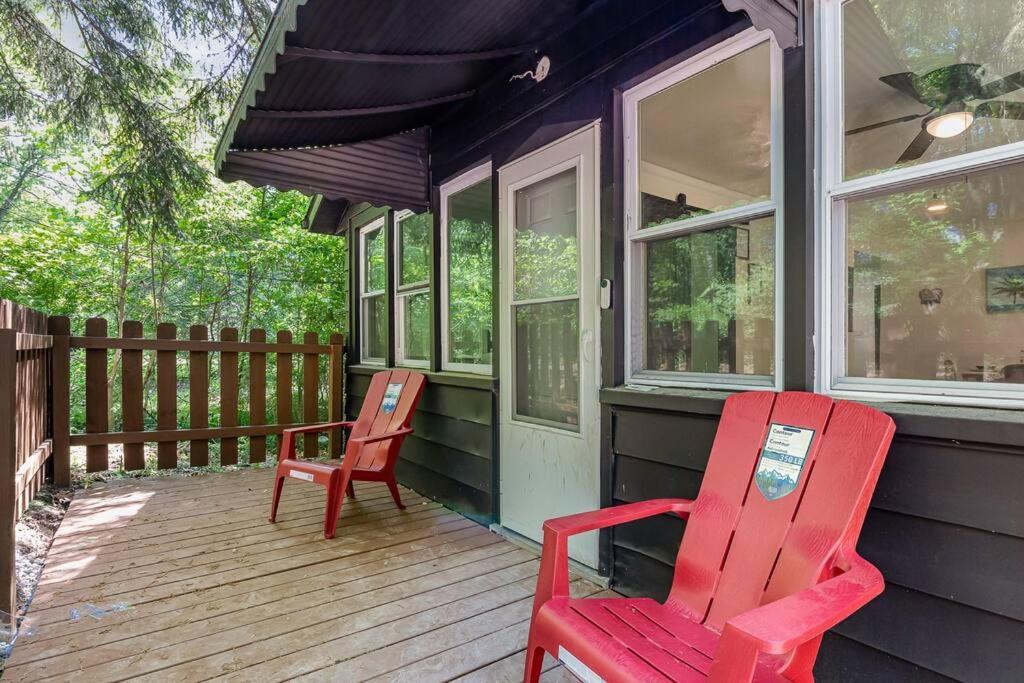 Black Cabin Getaway In Woods I Valpo Valparaiso Exterior photo
